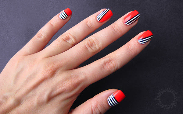 sailor-stripes-nail-art